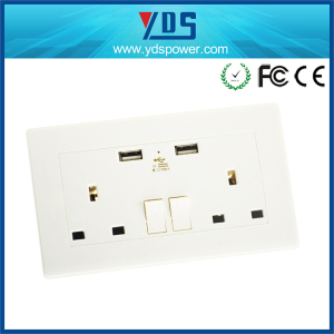 3-Pin Socket with USB 3 Phase Electrical Plugs and Sockets